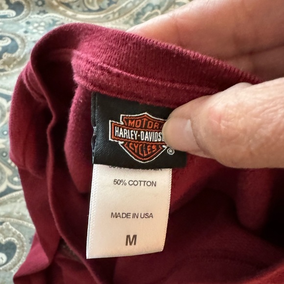 Women’s medium Harley Davidson thermal (wine colored) with thumb holes. - Picture 2 of 5